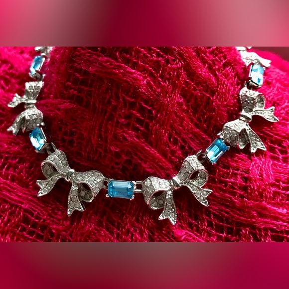 Bracelet w/Bows and Blue Rectangle Stones - Picture 1 of 8